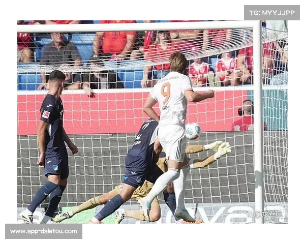 凯恩52分钟连入两球，点射中柱错失帽子戏法